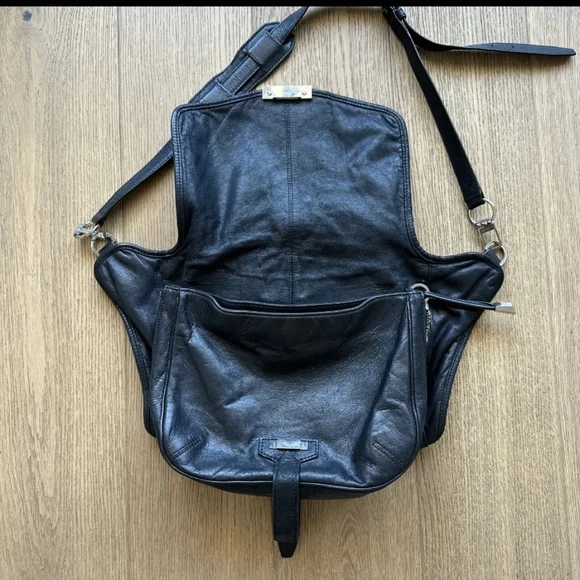 🔥⬇️FINAL PRICE DROP 🔥 2 piece Alexander Wang handbag and wallet - Picture 3 of 12